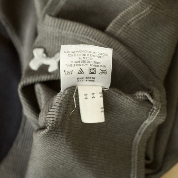 Under Armour Hear Gear Ribbed Gray Tank Top Small NWOT - Picture 6 of 6